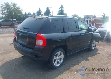 2013 Jeep Compass Latitude z USA, uszkodzony, nr VIN 1C4NJCEB9DD166157